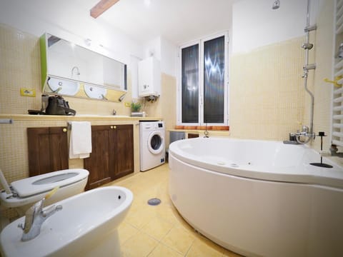 DIMORA DELLE CAMELIE - Acquario - GENOVABB IT Apartment in Genoa