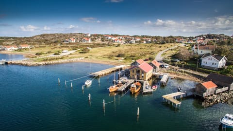 Facade/entrance, Off site, Neighbourhood, Natural landscape, Bird's eye view, Summer, View (from property/room), Beach, On site