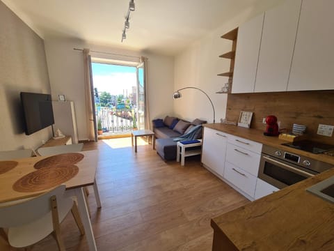 TV and multimedia, Kitchen or kitchenette, Living room, Seating area, Dining area, dishwasher, minibar, stove