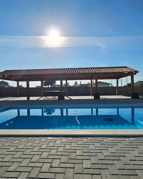Day, Swimming pool, sunbed