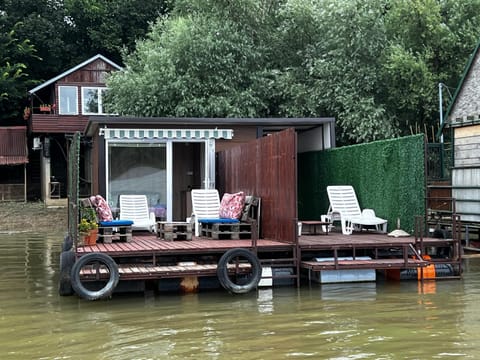 Splav na reci Savi Apartment in Belgrade