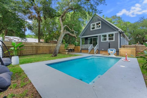 Secret Pool Cabana- Mins to Downtown and Beach House in Saint Augustine