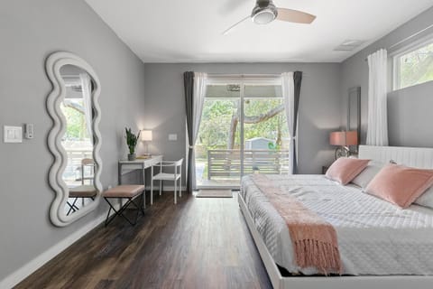 Secret Pool Cabana- Mins to Downtown and Beach House in Saint Augustine