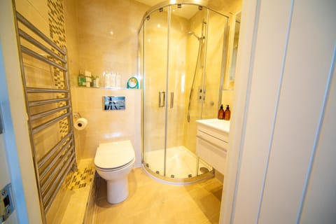 Trethvor House FREE PARKING, Ensuite Double Quiet residential area Vacation rental in Padstow