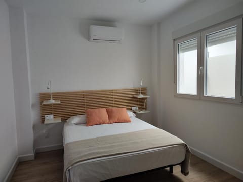 Bed, Bedroom, air conditioner