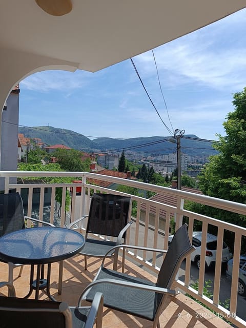 Patio, Natural landscape, View (from property/room), Balcony/Terrace, Seating area, Mountain view