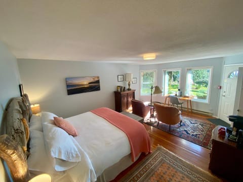 Seating area, Bedroom