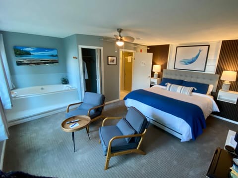 Photo of the whole room, Bath