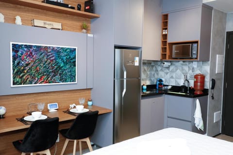Coffee/tea facilities, Kitchen or kitchenette, minibar, stove