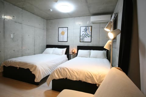 Bed, Photo of the whole room, Bedroom, air conditioner