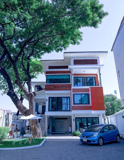 Property building, Facade/entrance