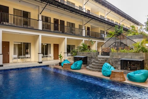 Property building, Swimming pool