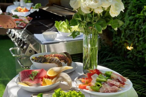 Huge Villa, 7 BEDR Pool Villa, Near Beach & Clubs Villa in North Kuta