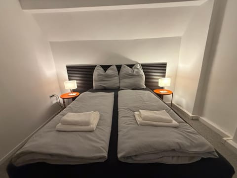 Bed, Photo of the whole room, Bedroom, towels