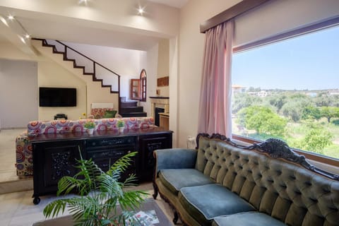 TV and multimedia, View (from property/room), Living room, Evening entertainment