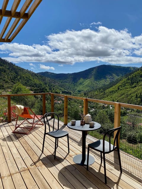 View (from property/room), Balcony/Terrace, Mountain view