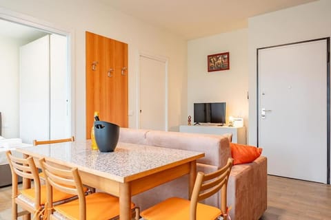 Guest Planet - Living Fortezza 27! Apartment in Sesto San Giovanni