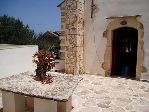 Small traditional house Apartment in Crete