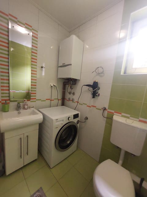 Toilet, Bathroom, washing machine