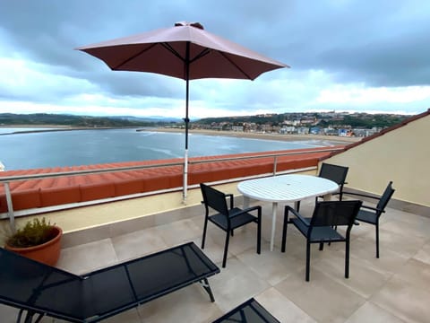 View (from property/room), Balcony/Terrace, Living room, Sea view