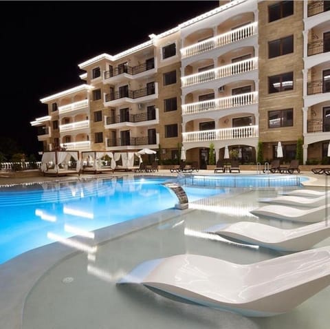 Property building, Swimming pool