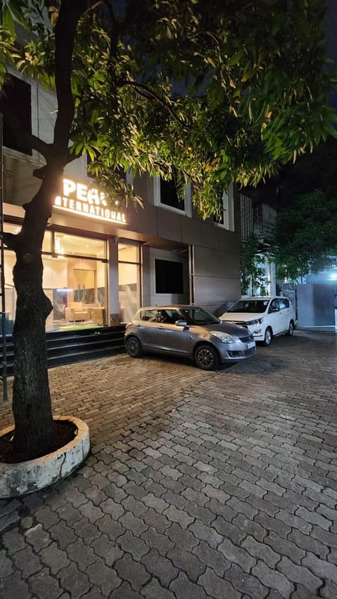 Facade/entrance, Parking