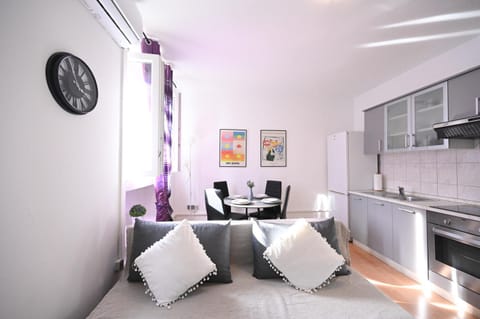 Living room, Seating area, Dining area, pet friendly