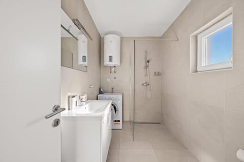 Kuca za odmor Feniks Villa in Šibenik-Knin County, Croatia