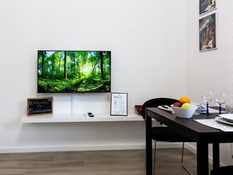 Como Holiday Home Appartamento business Apartment in Como