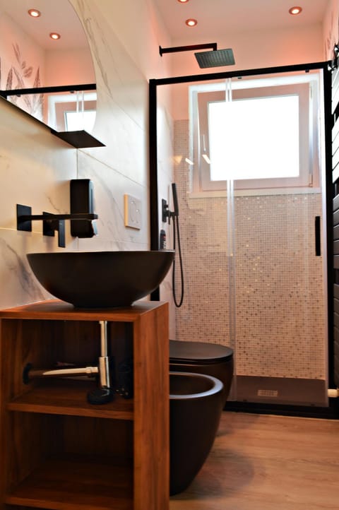 Como Holiday Home Appartamento business Apartment in Como