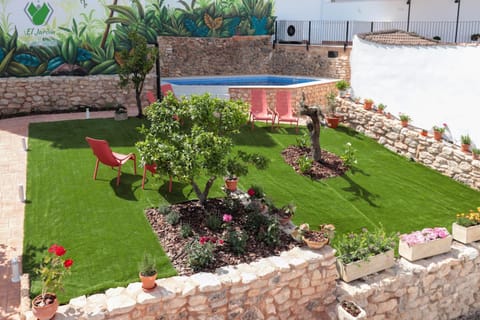 Garden, Swimming pool