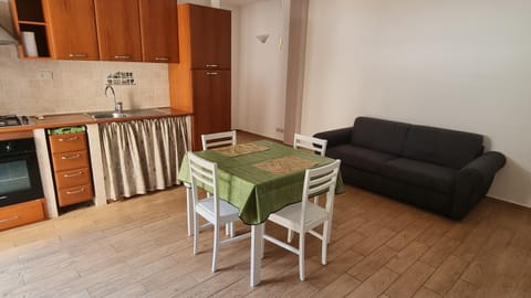Kitchen or kitchenette, Living room, pet friendly