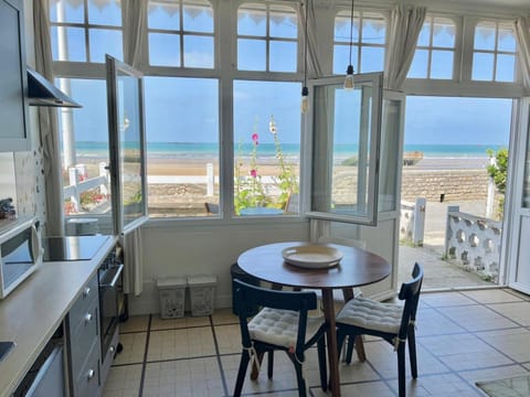 Patio, Dining area, Sea view