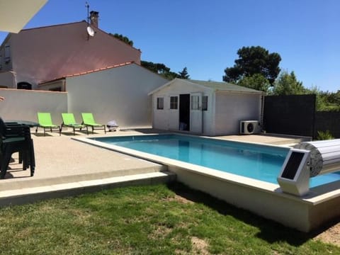 Patio, Pool view, Swimming pool, sunbed