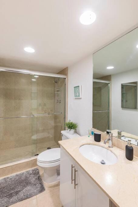 Amazing apartment on the beach Apartment in Hollywood Beach