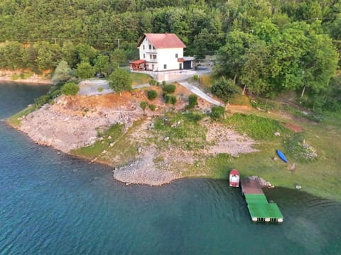 Property building, Day, Bird's eye view