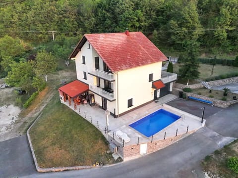 Property building, Day, Bird's eye view, Pool view