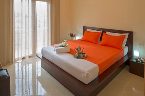 Bed, Fishing, Living room, Seating area, Dining area, Hiking, Hiking, Diving, Bedroom, washing machine