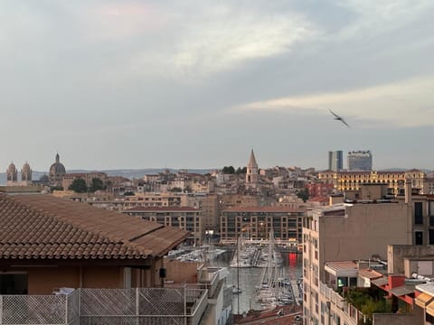 Côté Vieux Port - 105m2 - Port & Sea View Apartment in Marseille