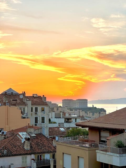Côté Vieux Port - 105m2 - Port & Sea View Apartment in Marseille
