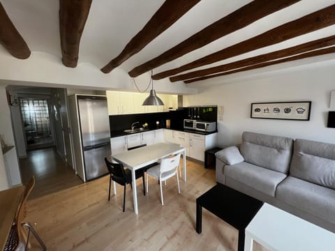 Kitchen or kitchenette, Living room, Dining area, pet friendly, stove