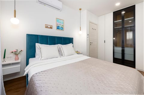 Bed, Bedroom, wardrobe