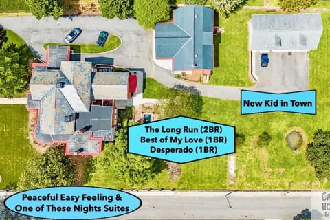 Best of My Love - CA King Size Bed+ - Sleeps 2-4 Apartment in Madison Heights