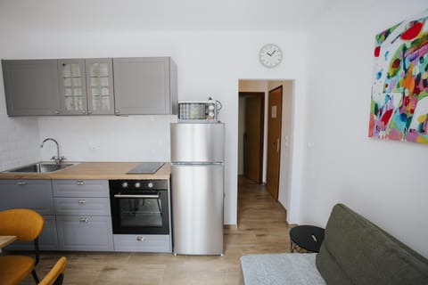 Kitchen or kitchenette, oven