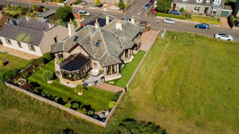 Property building, Neighbourhood, Bird's eye view, Landmark view, Street view, Location