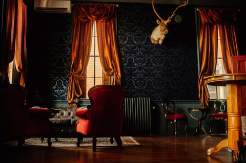 Communal lounge/ TV room, Lobby or reception, Lounge or bar