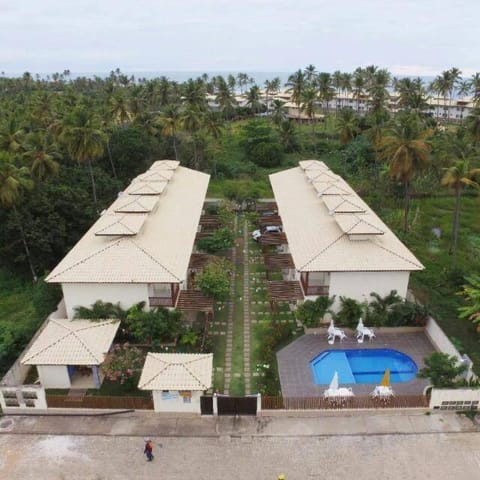Bird's eye view, On site, Pool view
