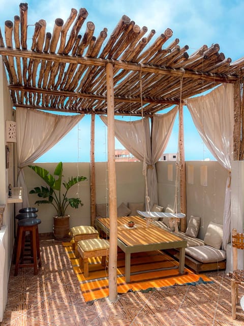 Day, Balcony/Terrace, Living room, Seating area, Dining area