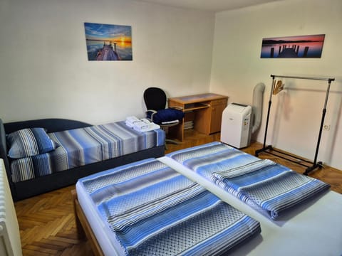 Bed, Photo of the whole room