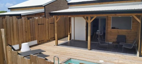 Balcony/Terrace, Pool view, Swimming pool